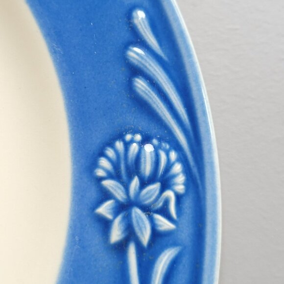 Vintage Lenox Poppies Rainbow Blue Dinner Plate, Raised Floral, Blue Rim, c1998 - Picture 3 of 10